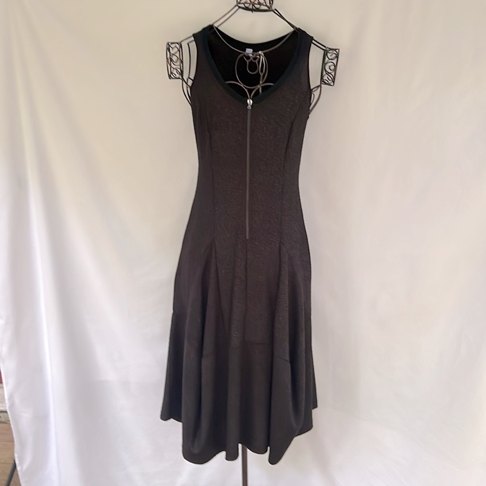 Chic Black Midi Dress with Front Zipper